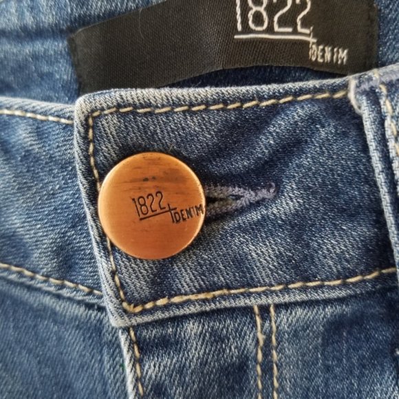 1822 DENIM Braided Pocket Flare Jean - Picture 5 of 6